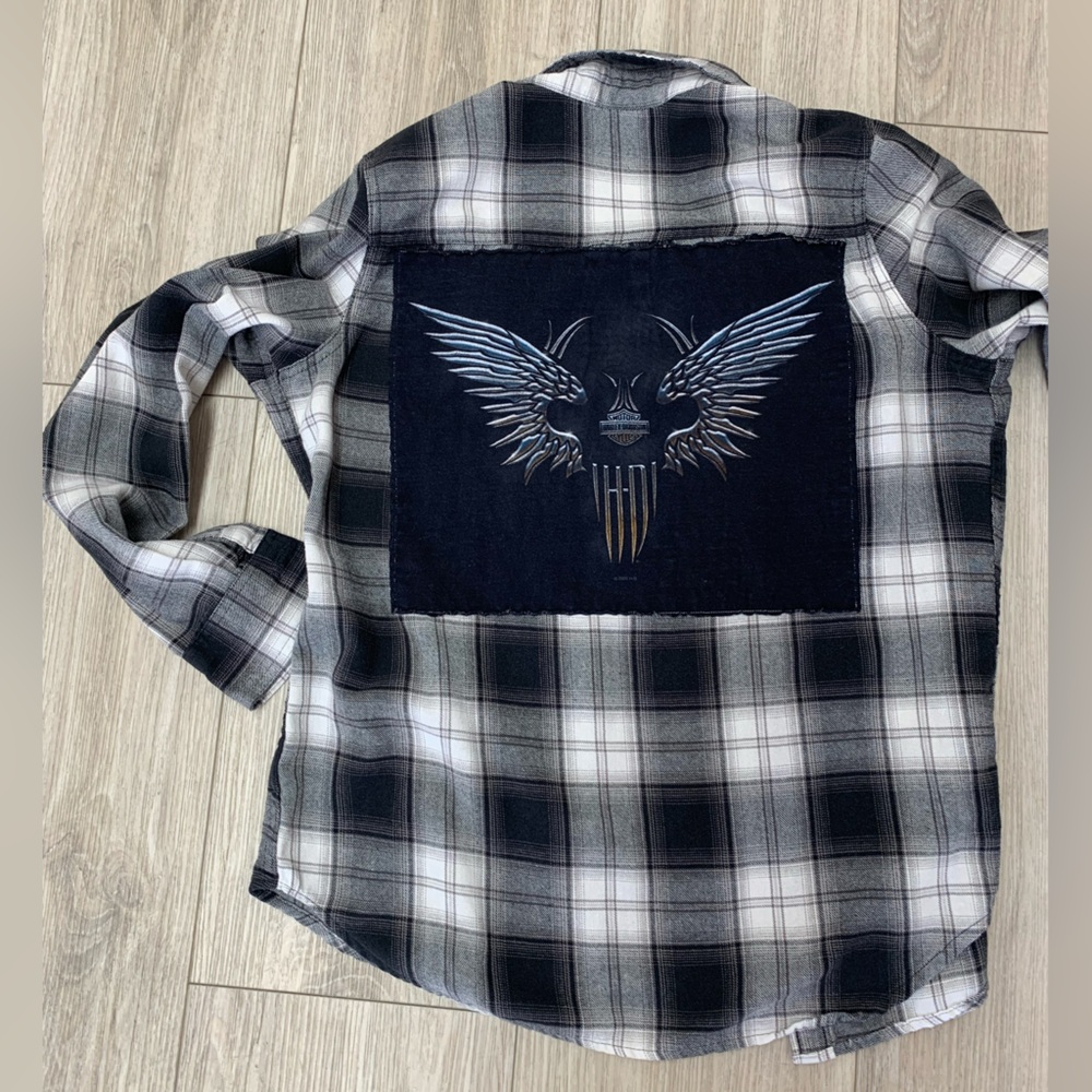 Cute button up shirt